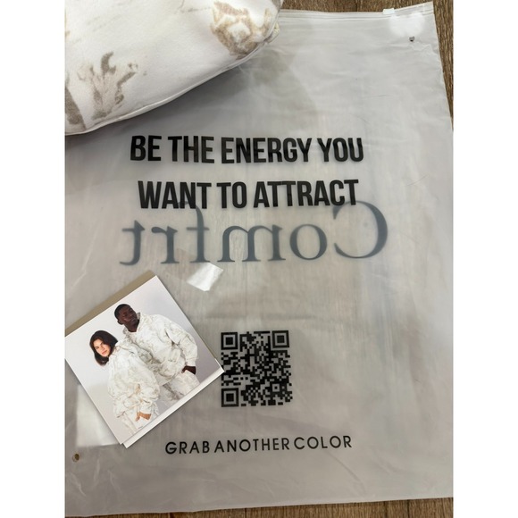 New in Package Comfrt Collection White Oak Camo Hoodie Size Small - Picture 7 of 7